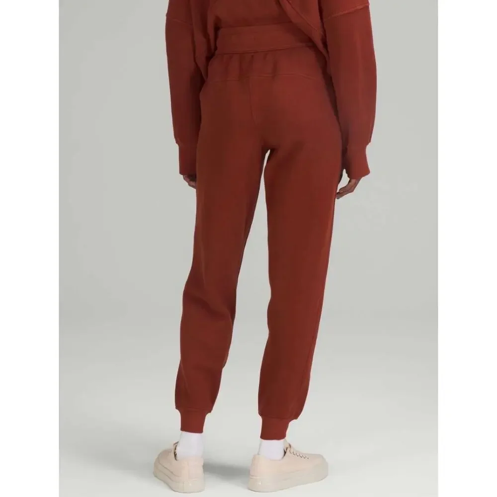 Lululemon Plus Scuba High-Rise Jogger in Date Brown Size 20